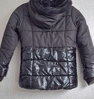 Pistachio Girl's Black Puffer Jacket   Size M (8-10)